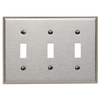 Plaque murale rectangulaire en acier inoxydable brossé avec trois ouvertures pour interrupteurs et vis apparentes pour installation résidentielle.