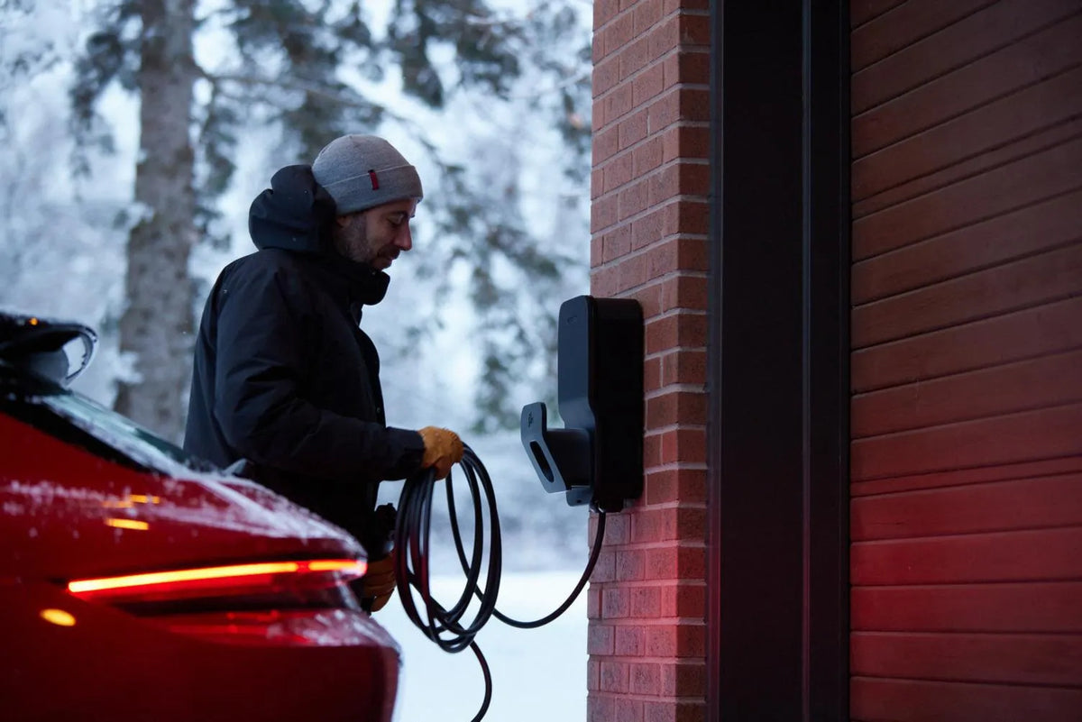 FLO Maison X6 50 A - Absolute Black - Fixed Installation - J1772 - Level 2 Residential Charging Station 