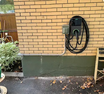 Installation de bornes de recharge commerciales : guide de planification pour entreprises à Québec